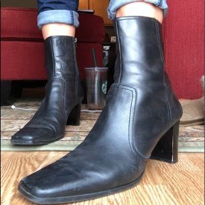 Black Leather Heeled Boots Zipper